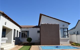 3 Bedroom House in Midlands Estate