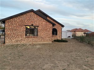 2 Bed House in Lourierpark