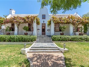 6 Bed House in La Concorde