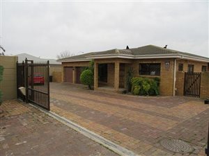 3 Bed House in Brackenfell Central
