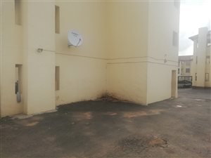 2 Bed Apartment in Rensburg