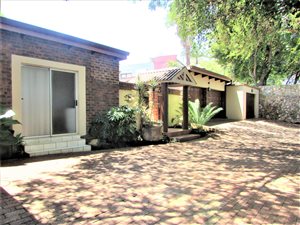 4 Bed House in Waterkloof Ridge
