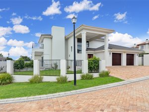4 Bed House in Steynsrust