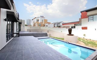 4 Bedroom House in Waterfall Country Estate