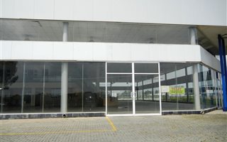 4000 m² Commercial space in Brentwood Park