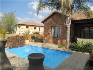 3 Bed House in Thatchfield