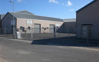 90 m² Commercial space in Strand Central
