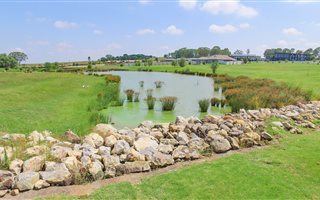7500 m² Land available in Glen Marais