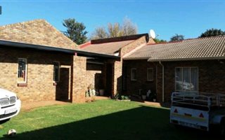 3 Bedroom House in Heuweloord