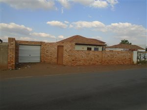 2 Bed House in Protea Glen