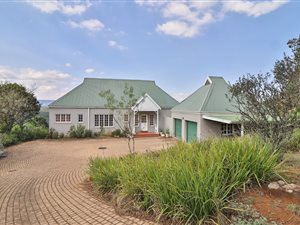 4 Bed House in Currys Post
