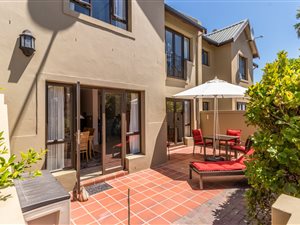 2 Bed House in Devonvale Golf & Wine Estate