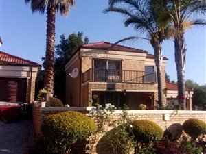 3 Bed Townhouse in Radiokop