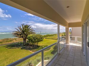 5 Bed House in Greenways
