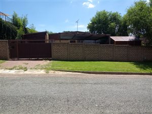 5 Bed House in Greymont