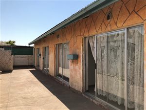 10 Bed House in Kimberley Central