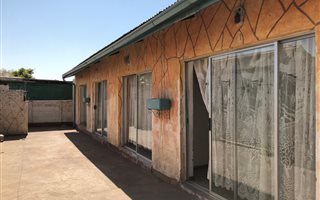 10 Bedroom House in Kimberley Central