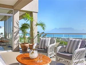4 Bed House in Bloubergstrand