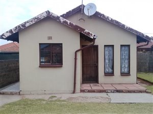 2 Bed House in Etwatwa