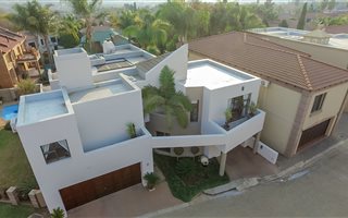 4 Bedroom House in Centurion Golf Estate