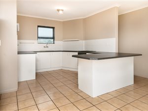 2 Bed Apartment in Vredekloof