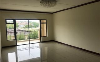 3 Bedroom Apartment in Summerset