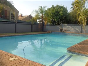 3 Bed Apartment in Menlyn