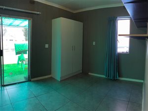 1 Bed Garden Cottage in Primrose