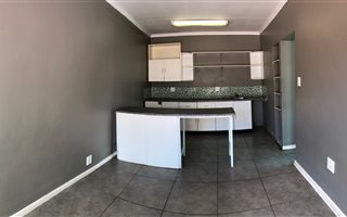 1 Bedroom Garden Cottage in Primrose