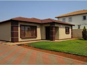 3 Bed House in Rosslyn