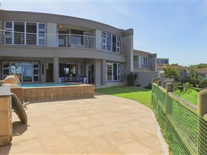 3 Bed Apartment in Sheffield Beach