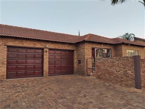 2 Bed Townhouse in Ruimsig
