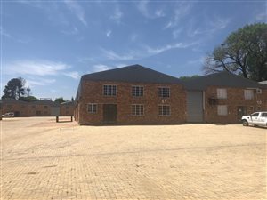 360 m² Industrial space in Dunswart