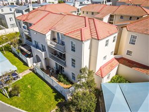 2 Bed Apartment in Gordons Bay Central