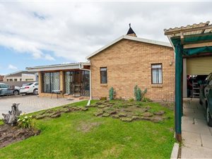 3 Bed House in Levalia