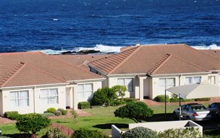3 Bedroom Apartment in Hermanus Beach Club
