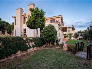 4 Bed House in Bizweni