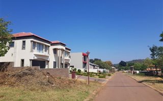 725 m² Land available in Amandasig