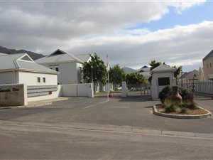 2 Bed Apartment in Admirals Park