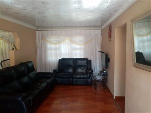 3 Bed House in Amalinda