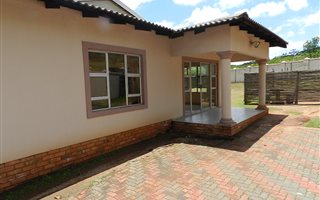 6 Bed, Bed and Breakfast in Panorama