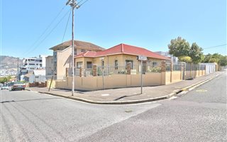 3 Bedroom House in Vredehoek