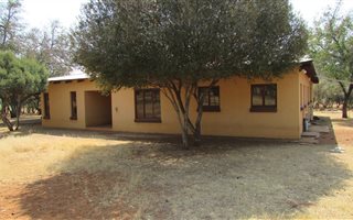 11 ha Farm in Brits