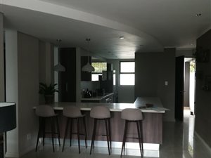 2 Bed Apartment in Menlo Park