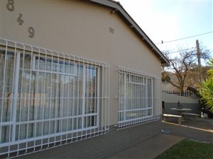 5 Bed House in Parktown Estate