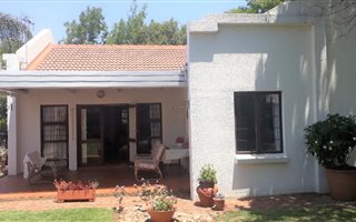 3 Bedroom House in Menlo Park