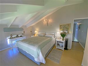 2 Bed Apartment in Keurboomstrand
