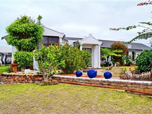3 Bed House in Hartenbos Heuwels