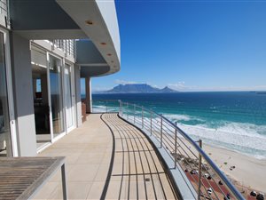 4 Bedroom Penthouse in Tableview