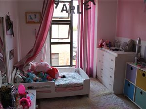 2 Bed Apartment in Ravenswood